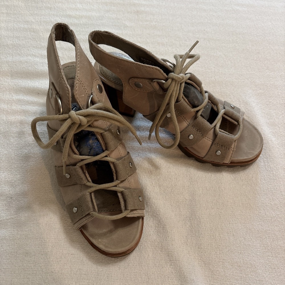 SOREL ADDINGTON  Leather Lace Up Block Heeled Sandals Pebble Silver Sage 6.5